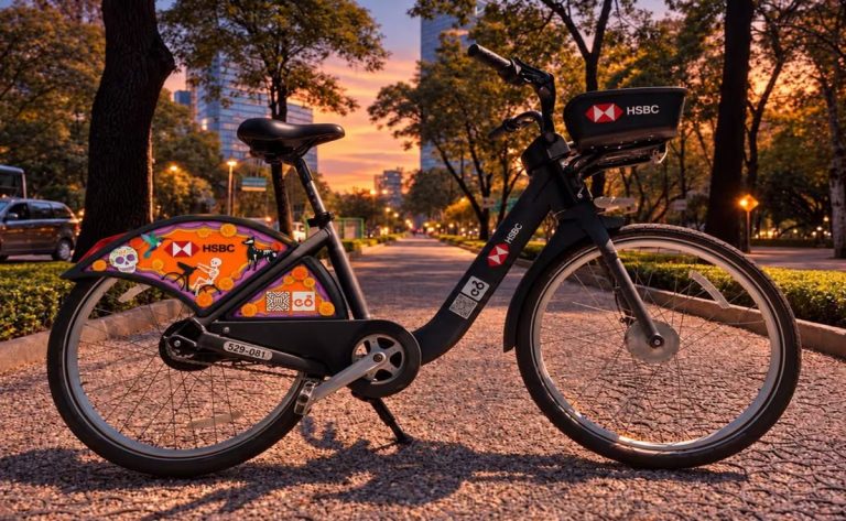 Ecobici se suma al Paseo Nocturno de Día de Muertos con viajes de 60 minutos